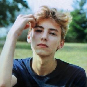 Meet your Posher, Joyce